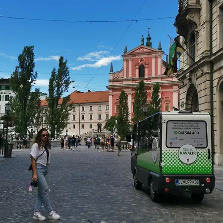 Family Nakiteya * Laibach