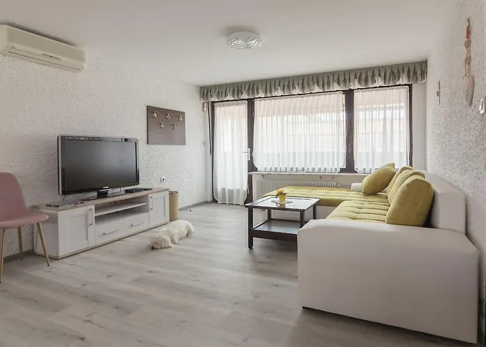 Family Nakiteya * 卢布尔雅那